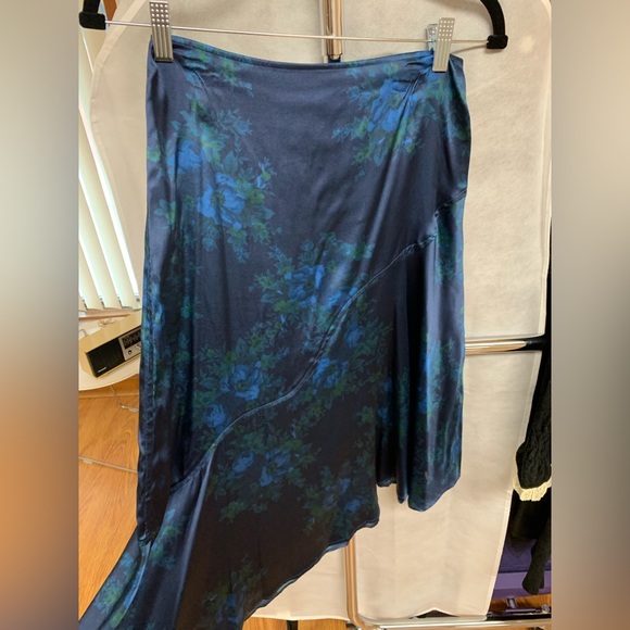 NWT Ganni asymmetrical navy floral-print bias cut silk skirt - Picture 7 of 10